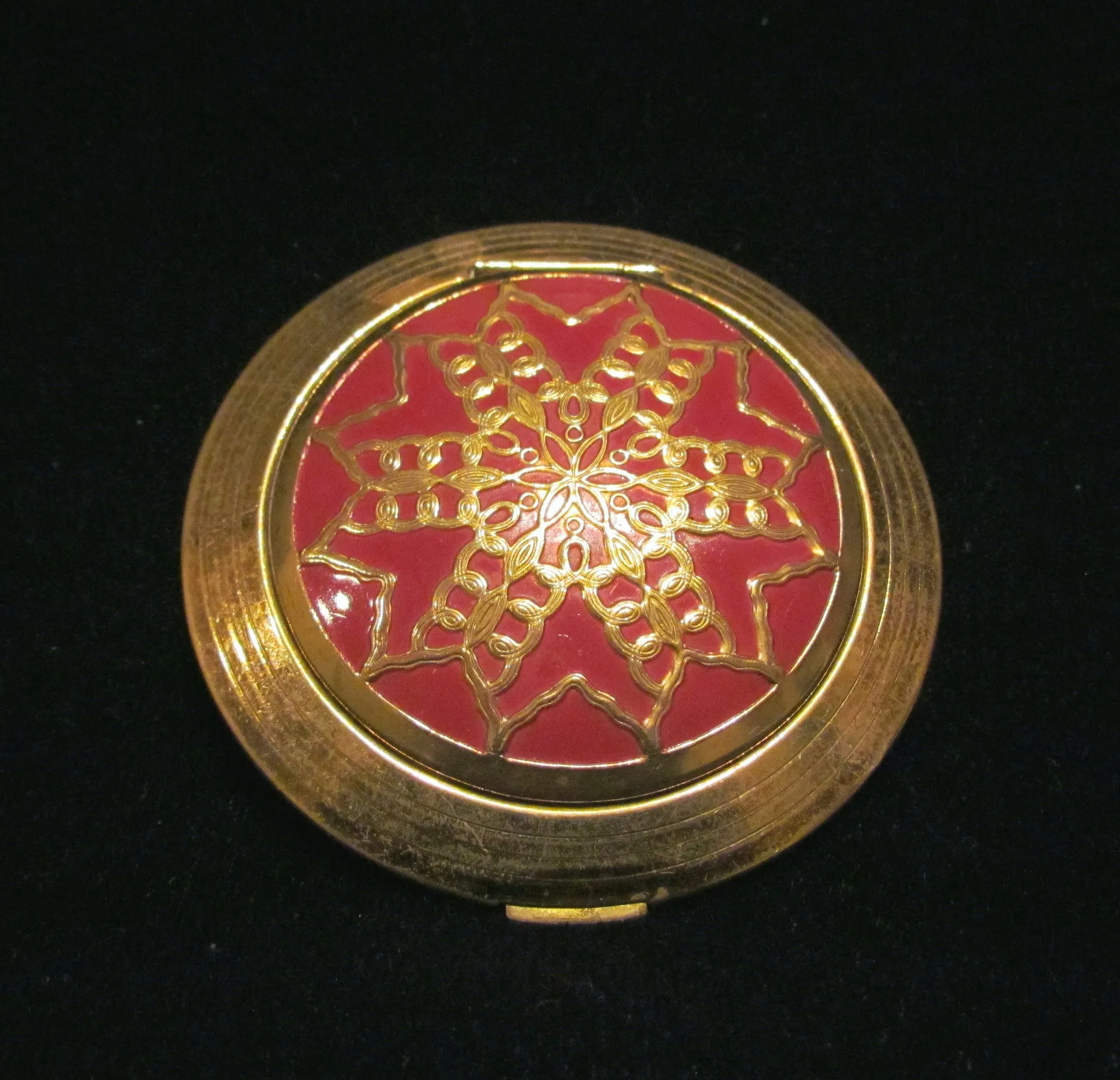 Richard Hudnut Brocade Compact Red Enamel And Gold Makeup Compact